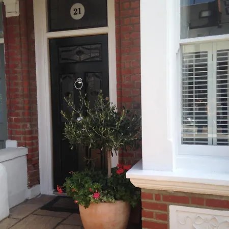 Wimbledon Park Bed & Breakfast-2